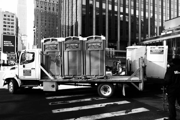 Best Porta potty rental near me  in Oak Hills, OR